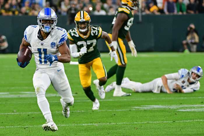 Lions WR Kalif Raymond has nothing but green grass against the Packers.